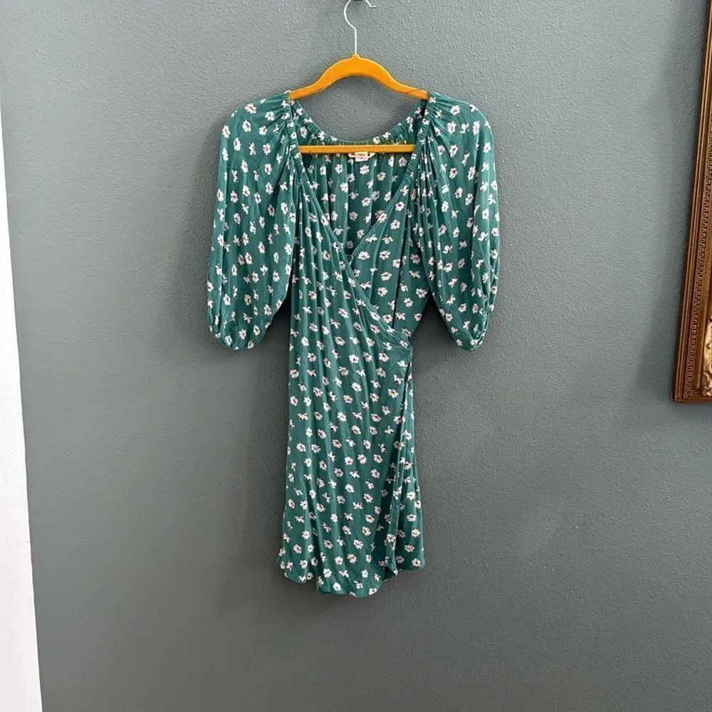 Billabong Women's Best Dressed Island Green Wrap Floral Small